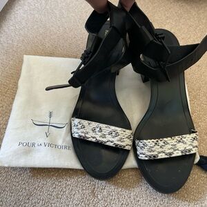 Pour La Victoire chunky heeled sandals